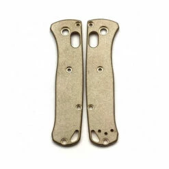 FLYTANIUM BENCHMADE MINI BUGOUT BRASS SCALES (FLY-677)